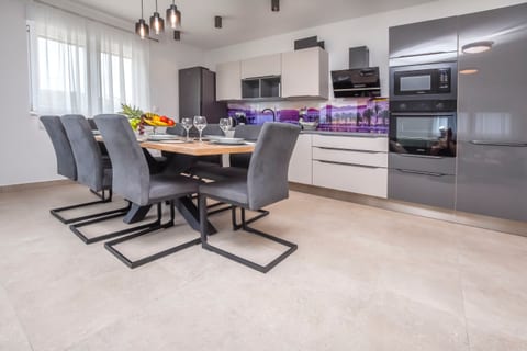Apartment Sea Heaven - Unit 369649-13