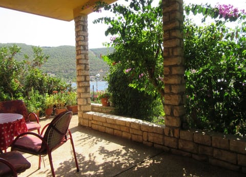 Apartments Mala kuća kraj mora - Unit 369662-13