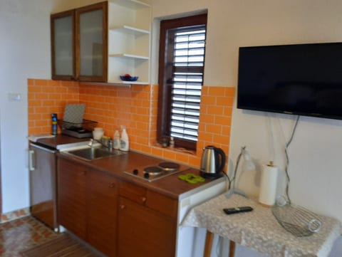 Apartments Mala kuća kraj mora - Unit 369663-13