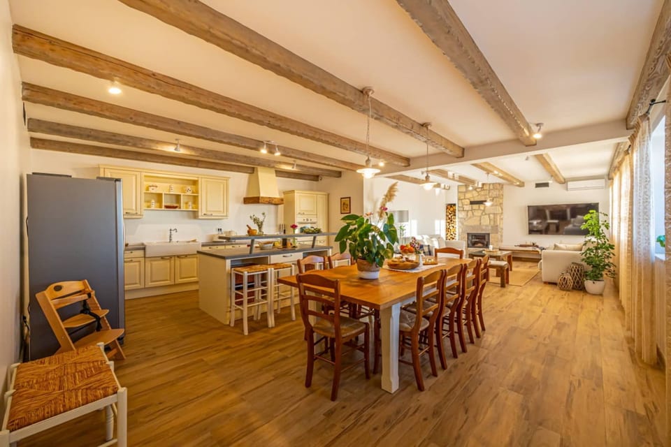Villa Hilltop - Unit 369708-13