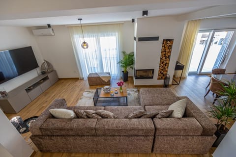 Villa Jackie - Unit 369710-13