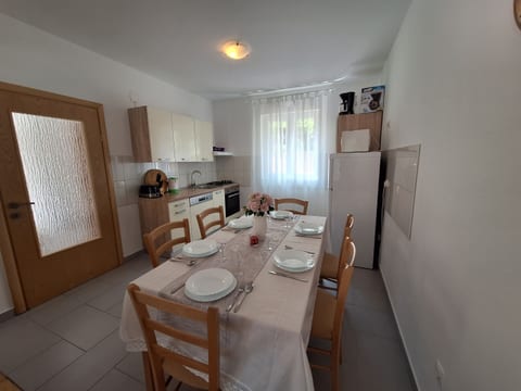 House Sanleon - Unit 369963-13
