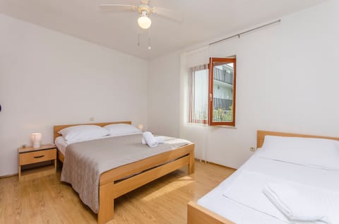 Apartments Seafront Jadranka - Unit 370062-13