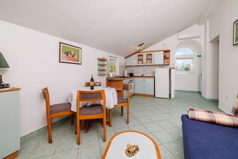 Apartments Andelka D - Unit 370131-13
