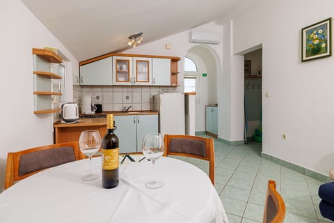 Apartments Andelka D - Unit 370131-13