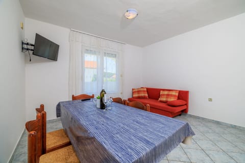 Apartments Milorad M - Unit 370169-13