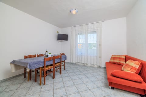 Apartments Milorad M - Unit 370169-13