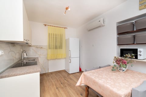 Apartments Mirjana - Unit 370256-13