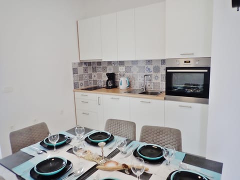 Apartment Azeret sa bazenom - Unit 370353-13