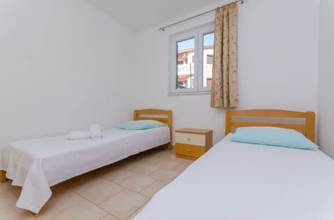 Apartments Modric - Unit 370399-13