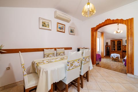 Apartments Nikolina J - Unit 370450-13