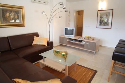 Apartments Adrian - Unit 370523-13