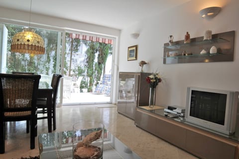 Apartments Adrian - Unit 370524-13