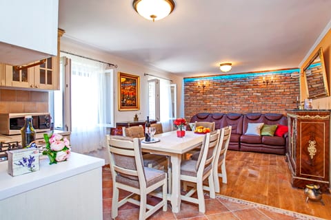 House Pelegrin - Unit 370532-13