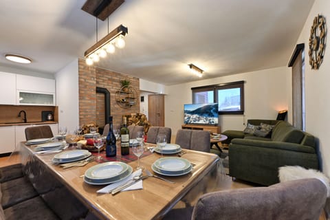 Apartments AVA - Unit 370569-13