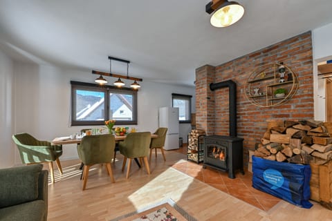 Apartments AVA - Unit 370570-13
