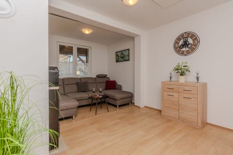 House Loncar - Unit 370686-13