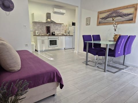 Apartments R and E - Unit 370694-13