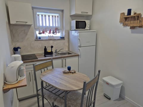 Apartments R and E - Unit 370696-13