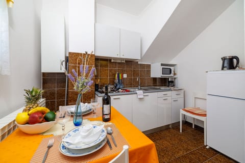 Apartments Mirjana T. - Unit 370706-13