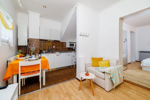 Apartments Mirjana T. - Unit 370706-13