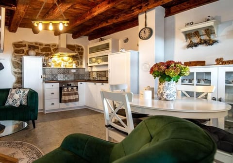 Apartment Filumena - Unit 370729-13