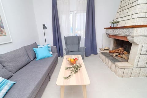 House Rosemary - Unit 370730-13