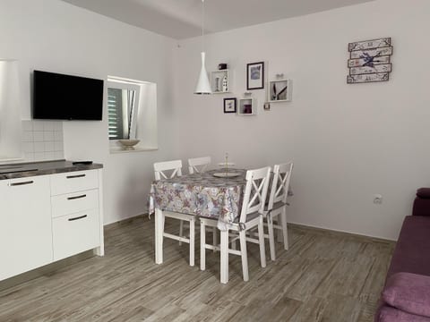 House Little Flower - Unit 370805-13
