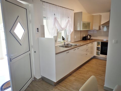 Apartment Kiki - Unit 370814-13