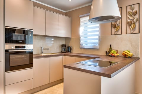 Villa Astrid - Unit 370822-13