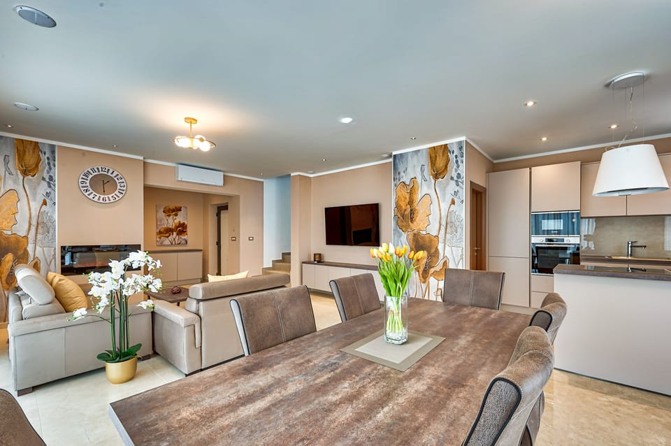 Villa Astrid - Unit 370822-13
