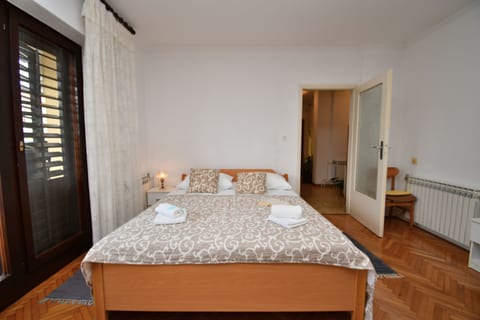 Apartment Elizabeta - Unit 370908-13