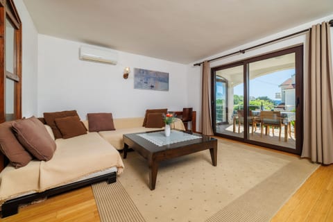 Apartment Dani - Unit 370950-13