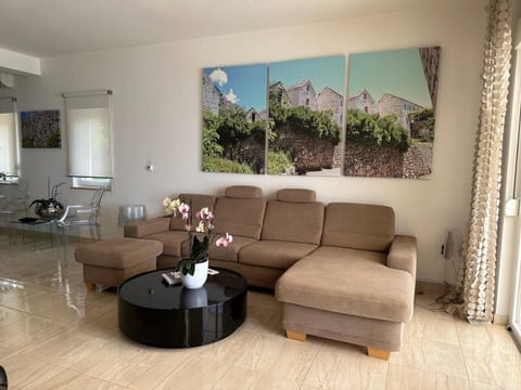Villa Jessie - Unit 370959-13