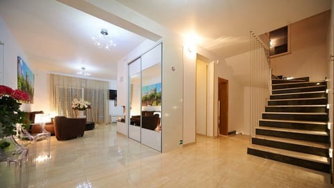 Villa Jessie - Unit 370959-13