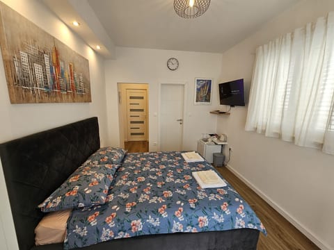 Room Ela - Unit 371036-13