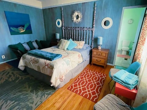 *Beach Room w/private en-suite bathroom!*