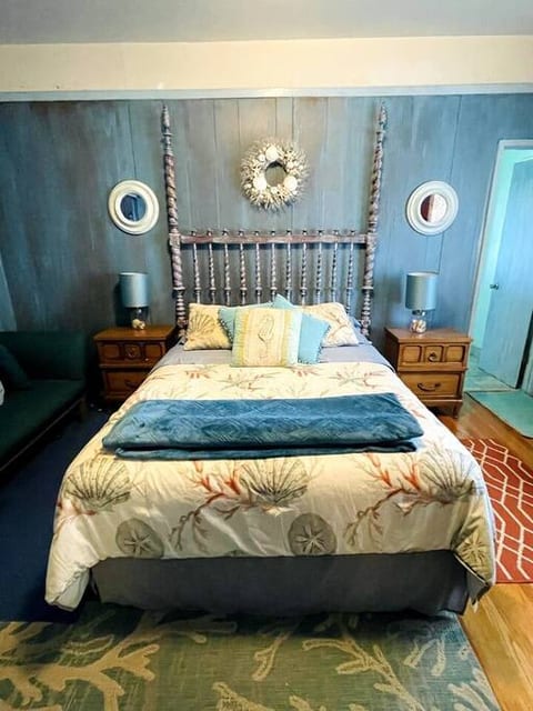 Queen bed