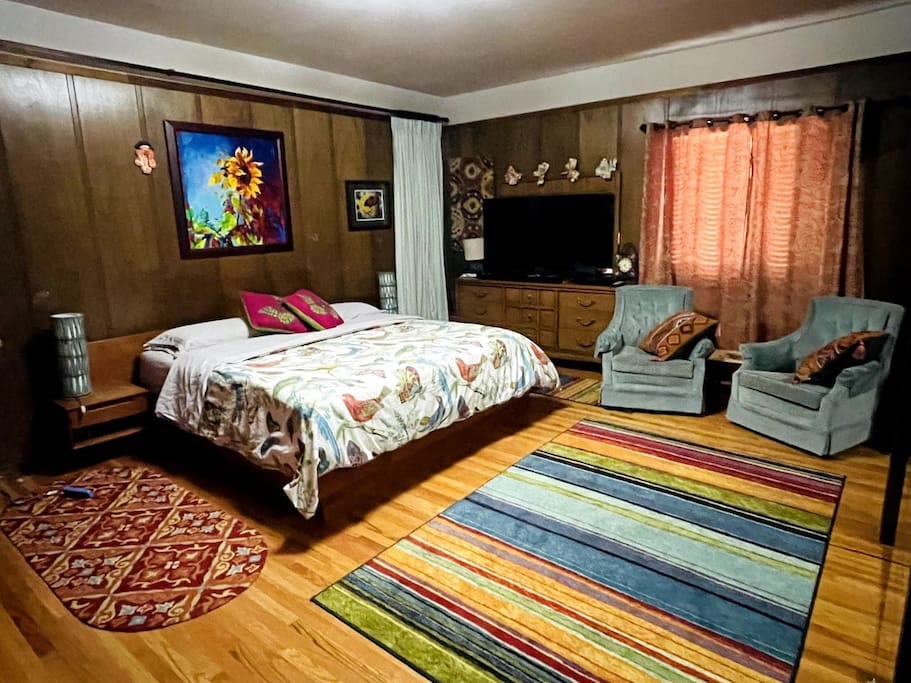 *Butterfly Suite w/private ensuite bathroom!* - Seaside