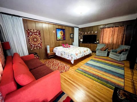 *Butterfly Suite w/private ensuite bathroom!*