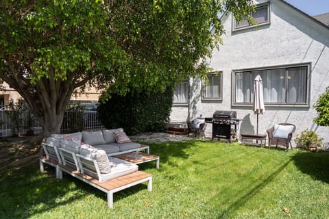 Stylish 3BR HOUSE: Remodeled 2022, Fenced Yard p44