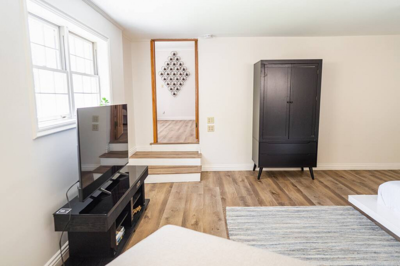 POOL!: 4BR BURBANK HOUSE w/ *SWIMMING POOL* and LARGE FENCED PATIO/YARD (p12) - Burbank