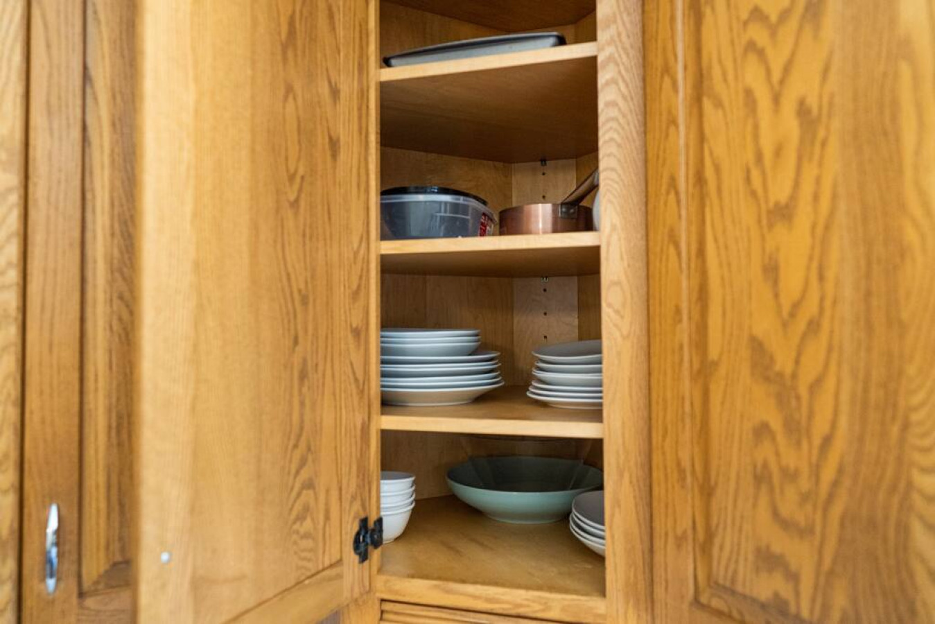 POOL!: 4BR BURBANK HOUSE w/ *SWIMMING POOL* and LARGE FENCED PATIO/YARD (p12) - Burbank