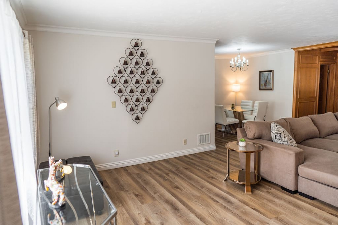 POOL!: 4BR BURBANK HOUSE w/ *SWIMMING POOL* and LARGE FENCED PATIO/YARD (p12) - Burbank