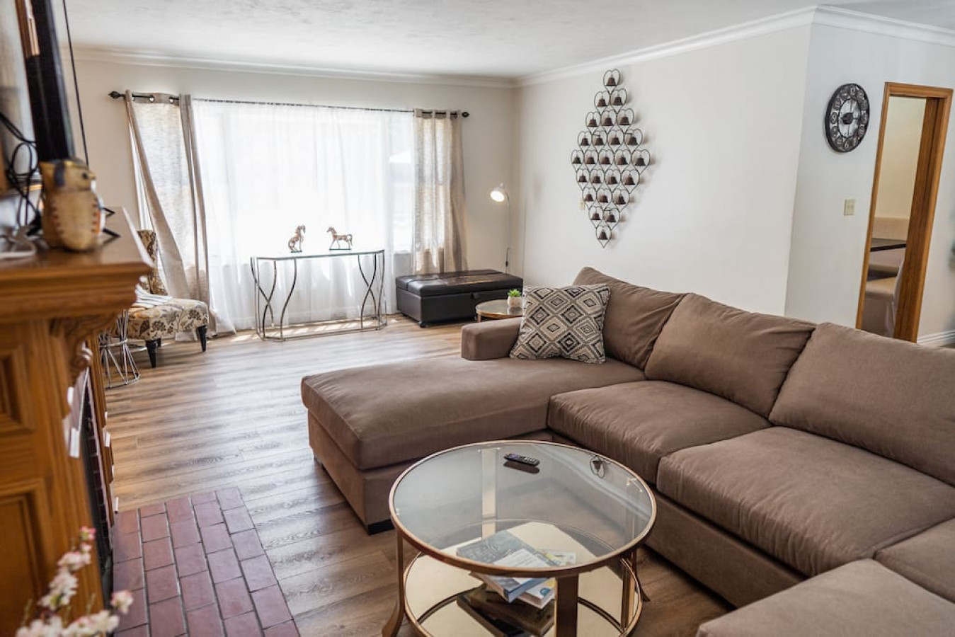 POOL!: 4BR BURBANK HOUSE w/ *SWIMMING POOL* and LARGE FENCED PATIO/YARD (p12) - Burbank