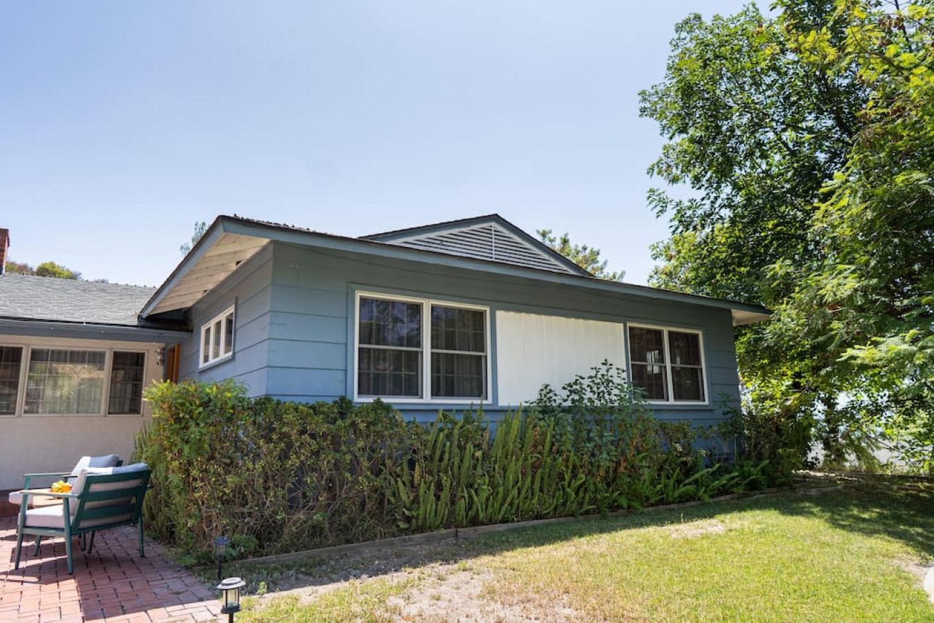 POOL!: 4BR BURBANK HOUSE w/ *SWIMMING POOL* and LARGE FENCED PATIO/YARD (p12) - Burbank