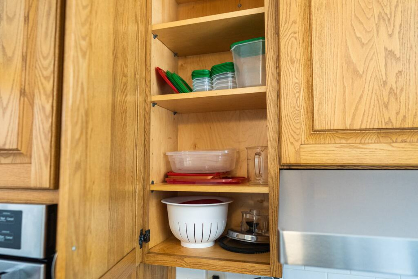 POOL!: 4BR BURBANK HOUSE w/ *SWIMMING POOL* and LARGE FENCED PATIO/YARD (p12) - Burbank