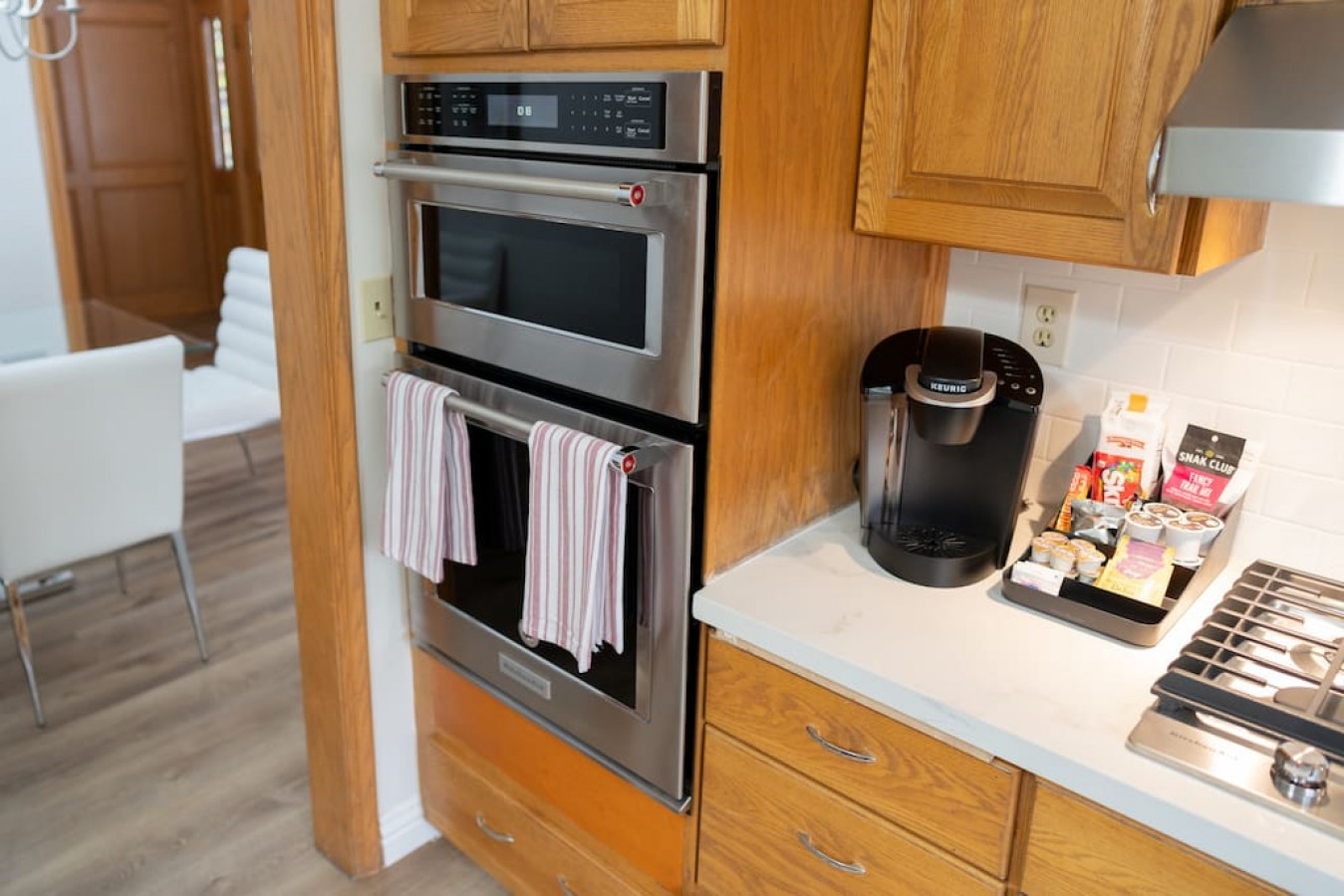 Virtual Tour: https://my.matterport.com/show/?m=69HM9Eq79Nr

Your oven and microwave