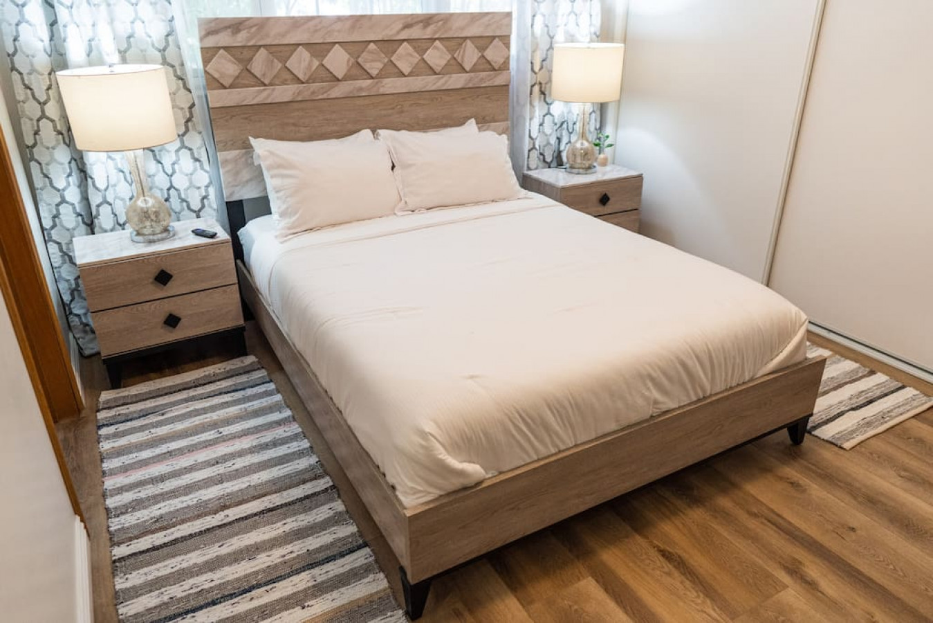 POOL!: 4BR BURBANK HOUSE w/ *SWIMMING POOL* and LARGE FENCED PATIO/YARD (p12) - Burbank