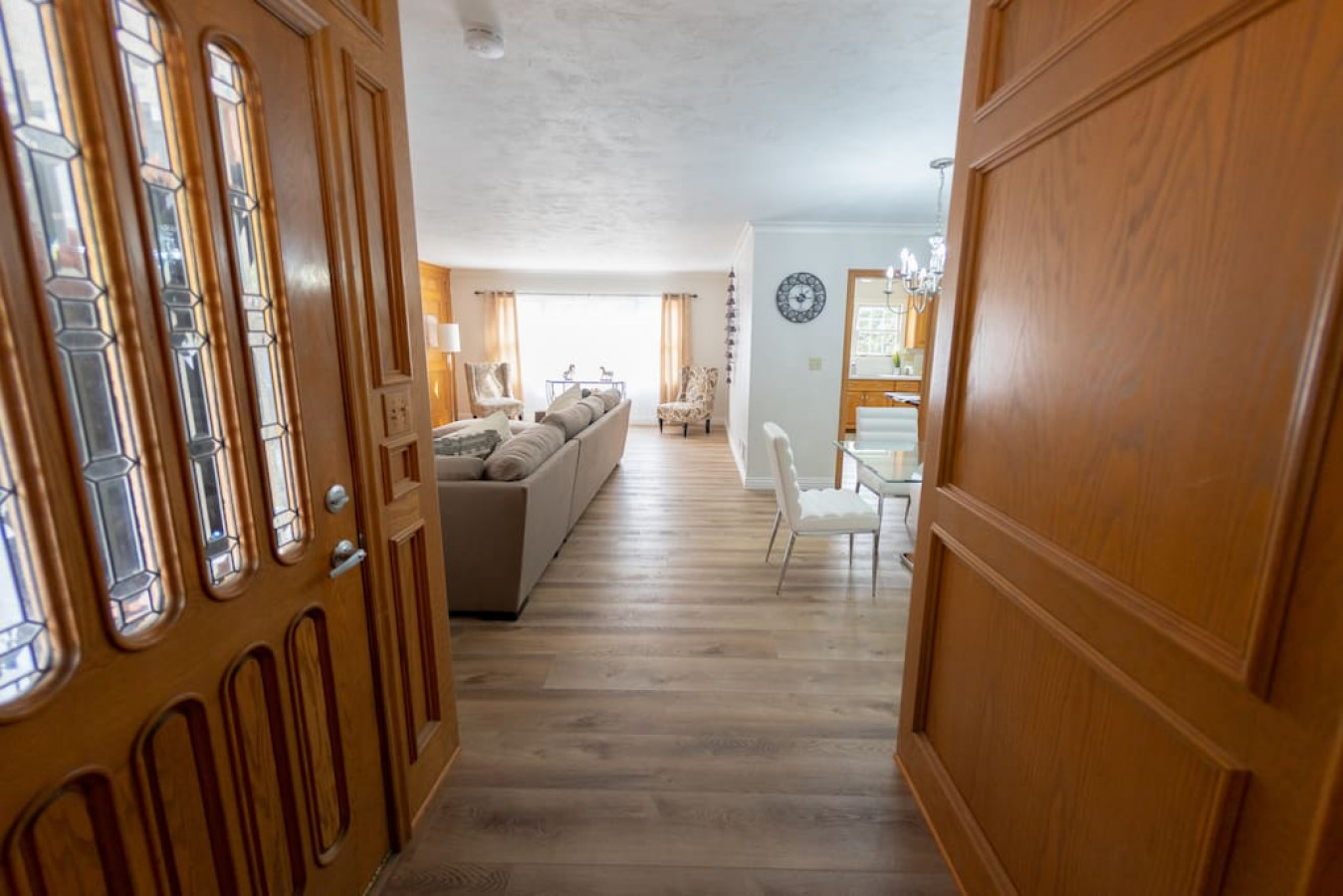 Virtual Tour: https://my.matterport.com/show/?m=69HM9Eq79Nr

Another view of the living and dining area